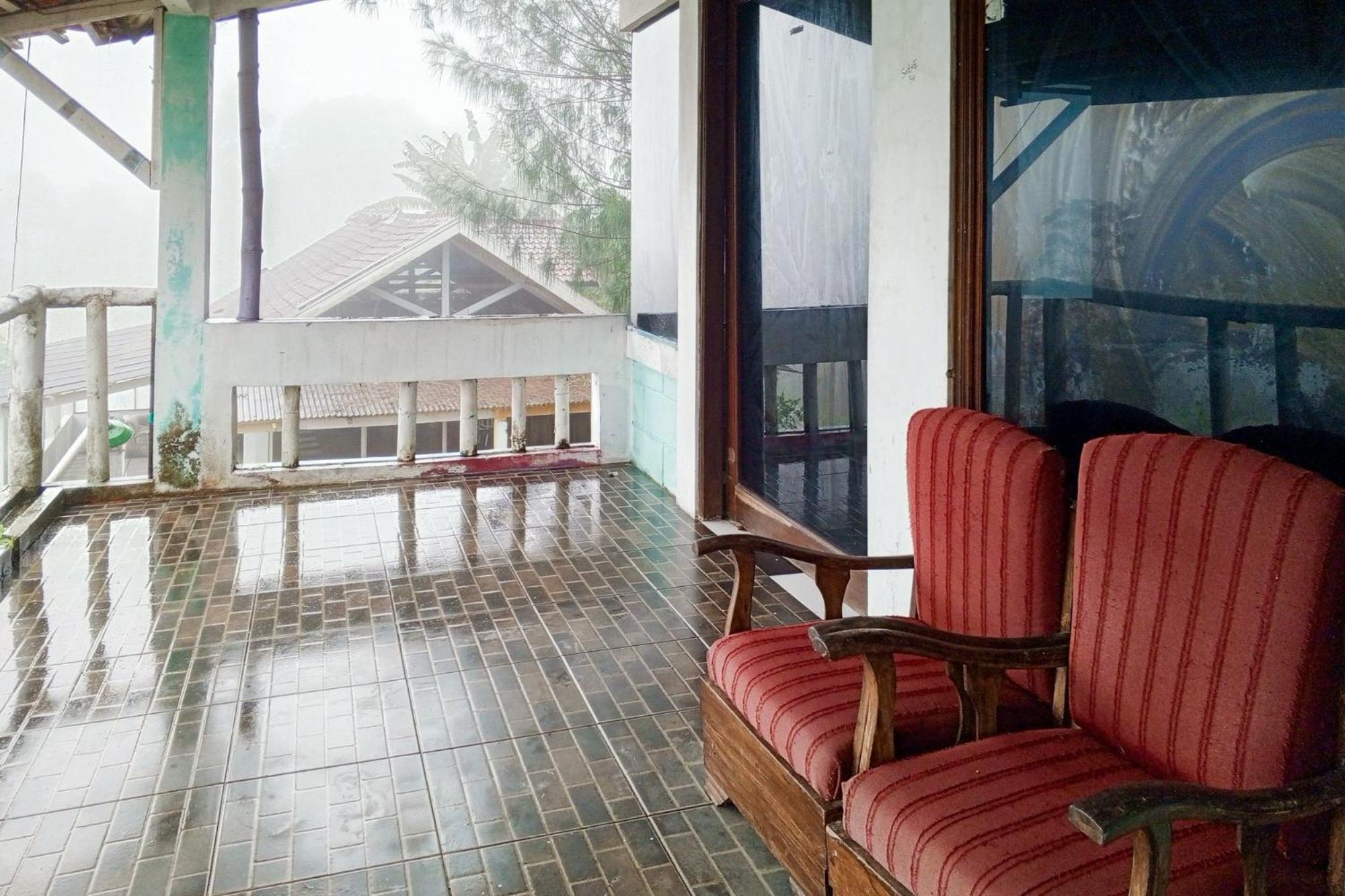 Villa Kampus Near Taman Safari Cisarua Puncak Redpartner بوكور المظهر الخارجي الصورة